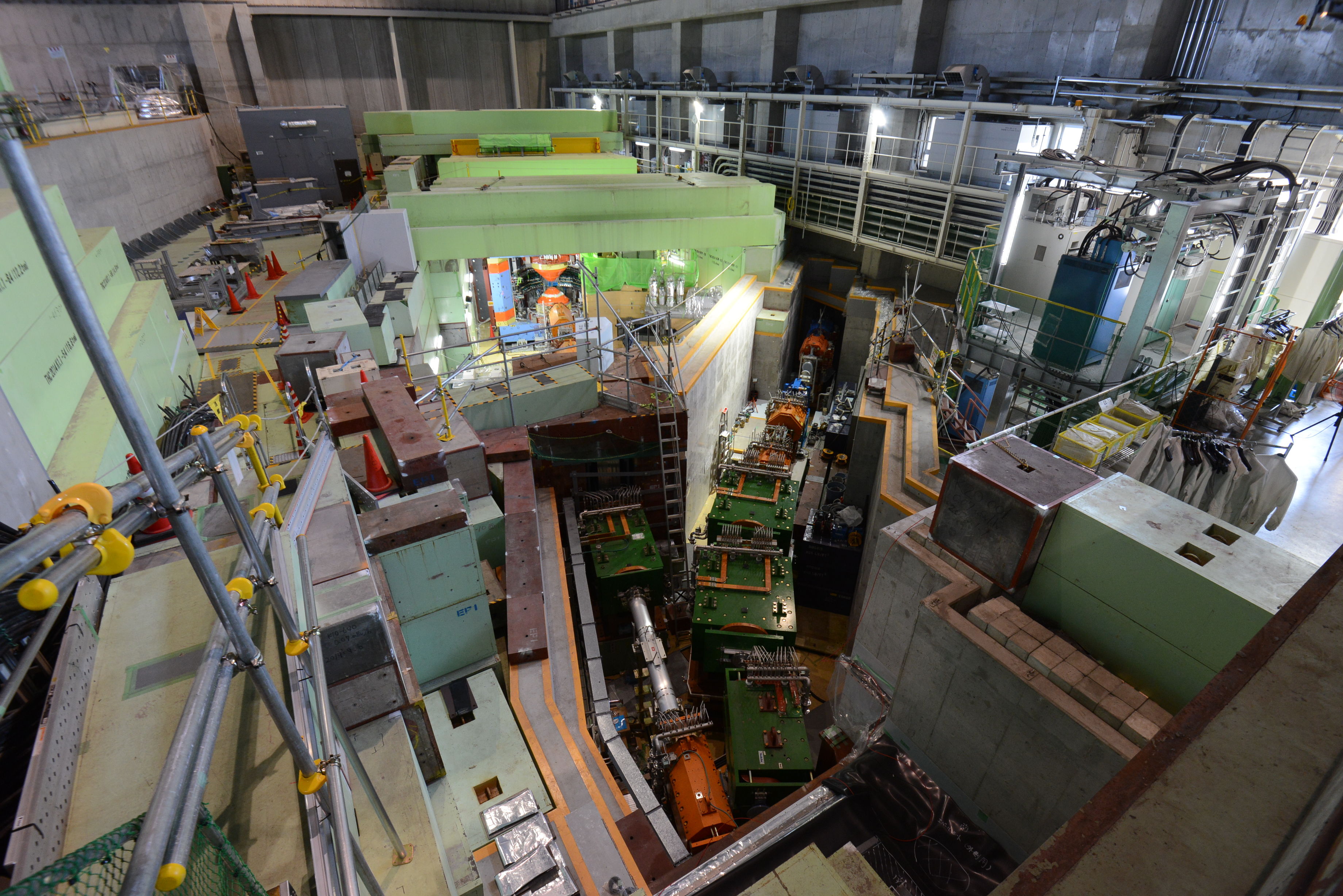 Beam lines at the south half of the Hadron Experimental Hall【2-002】