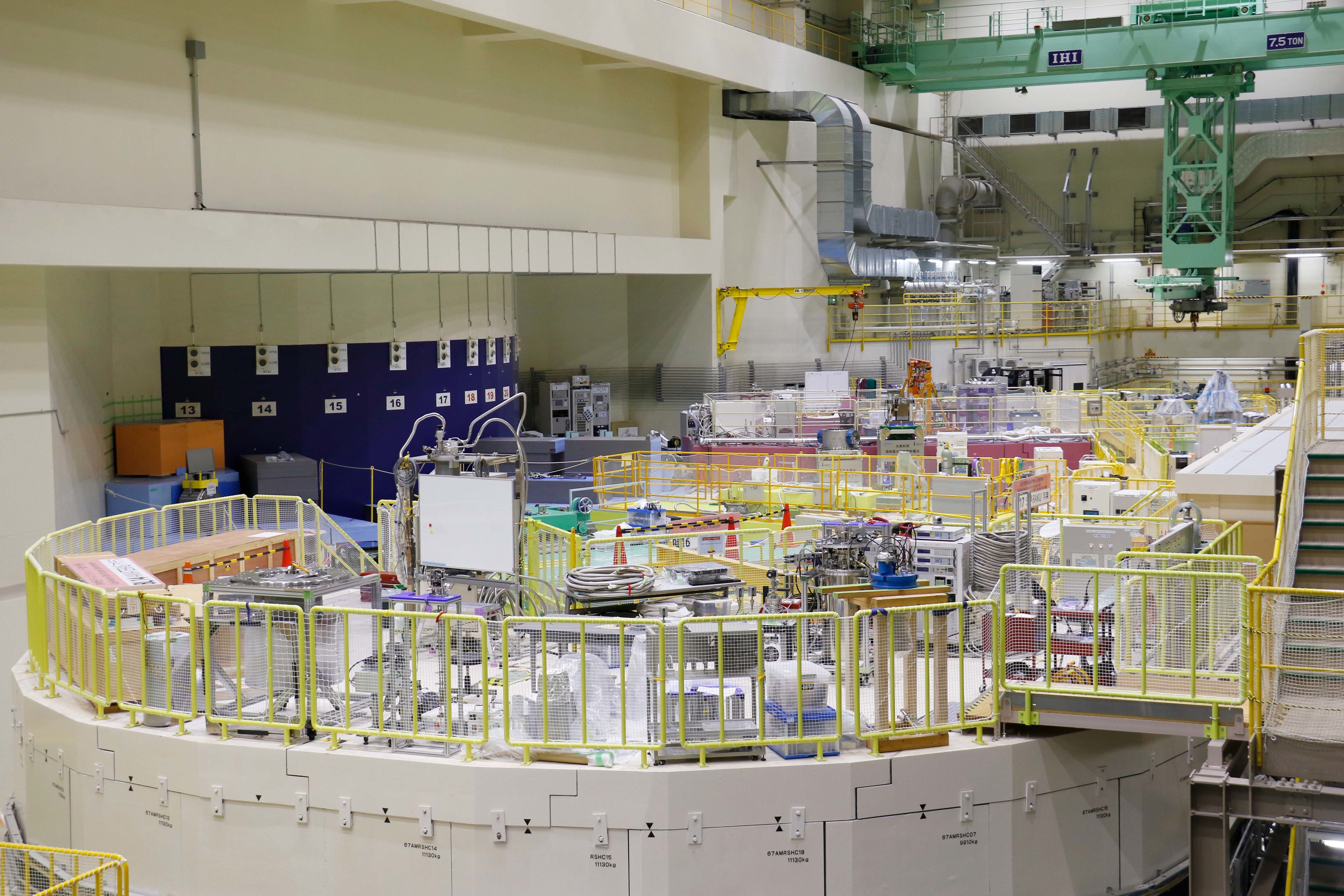 MLF Experimental Hall-2, Neutron Experimental Area【3-005】