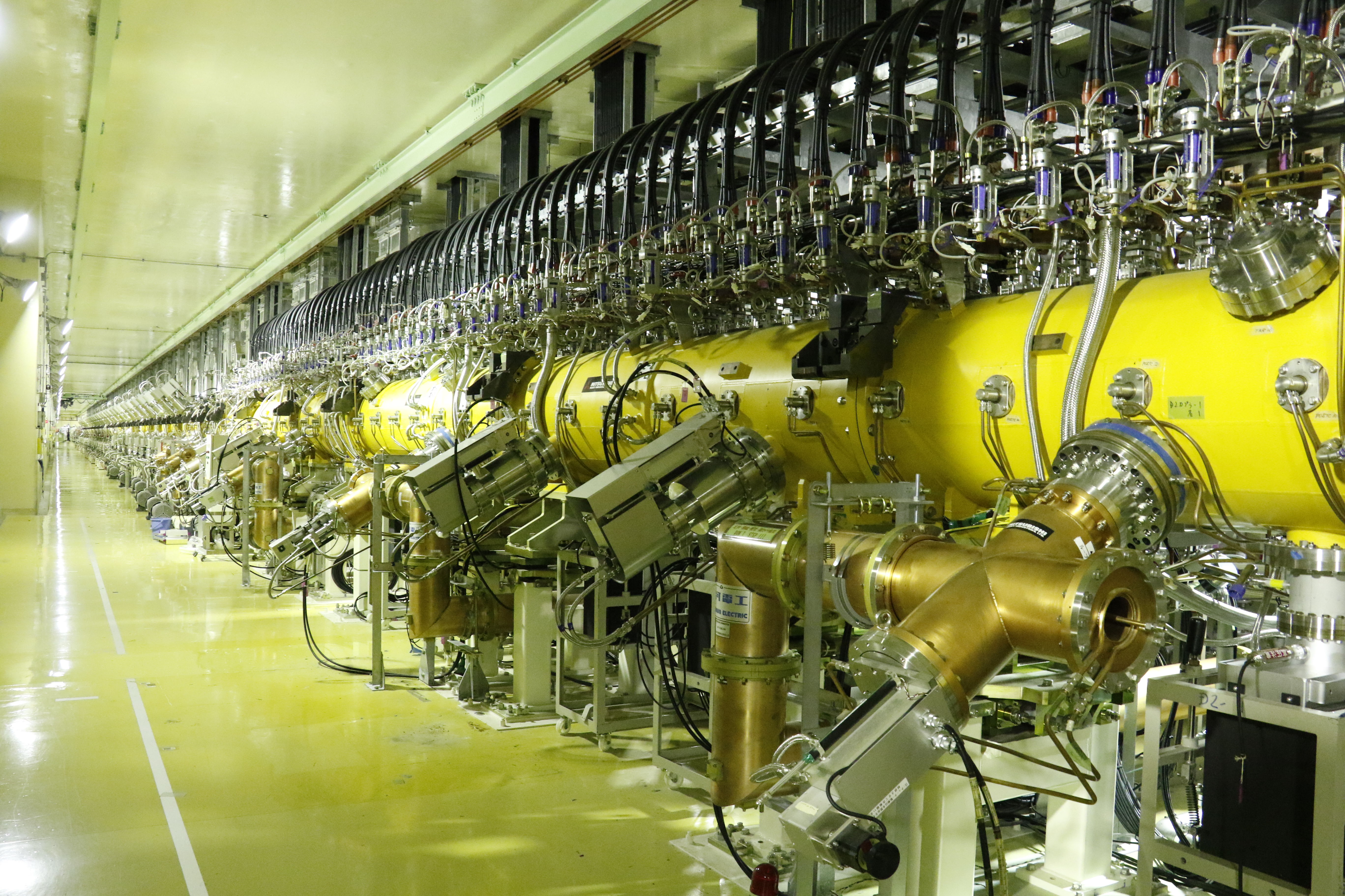 LINAC tunnel (From the upstream)【5-001】