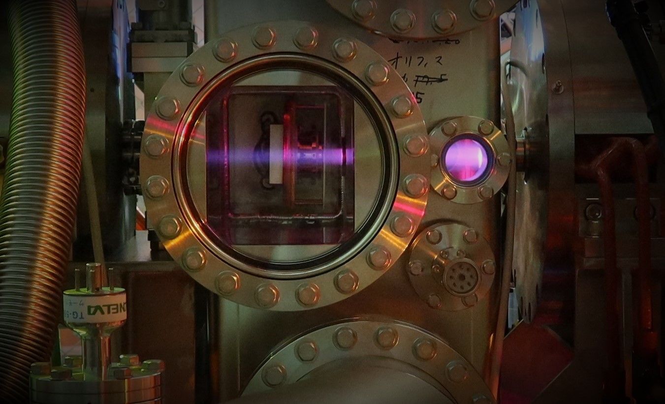 Beam emitted from Ion Source【5-003】
