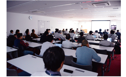 J-parc研究棟での会議の様子.png