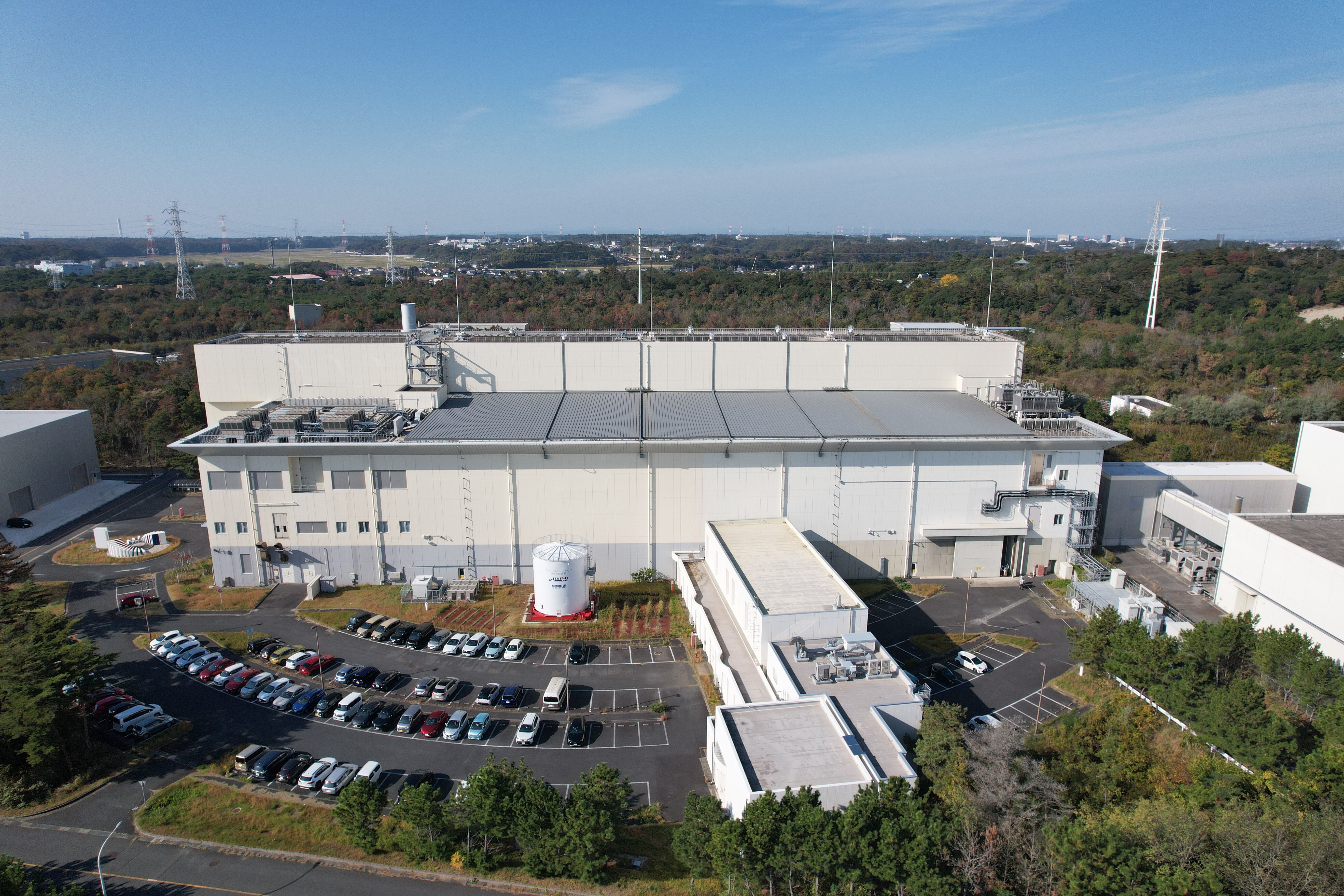 物質・生命科学実験施設の航空写真（東側）【4-050】